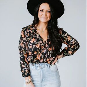 LAURIEBELLES Veronika Floral Print Top Black Multi M Nwt‎